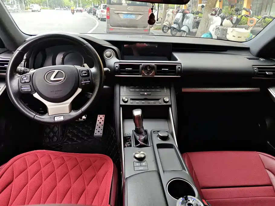 Lexus IS 2019 2017 300 F SPORT