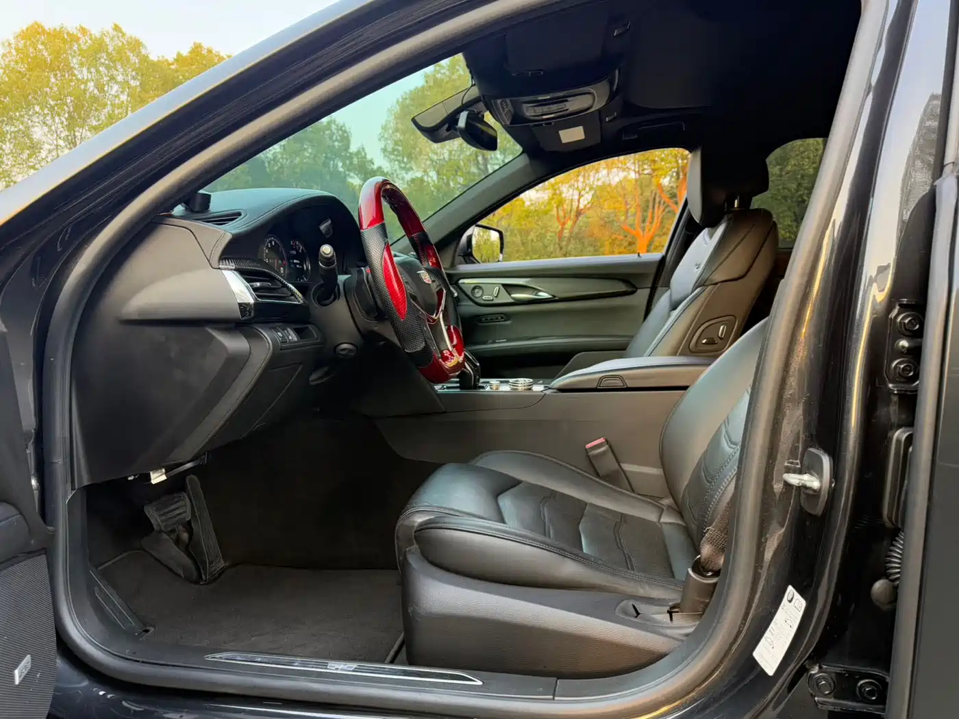 Cadillac CT6 2019 28T Leading Sport Model фото 6