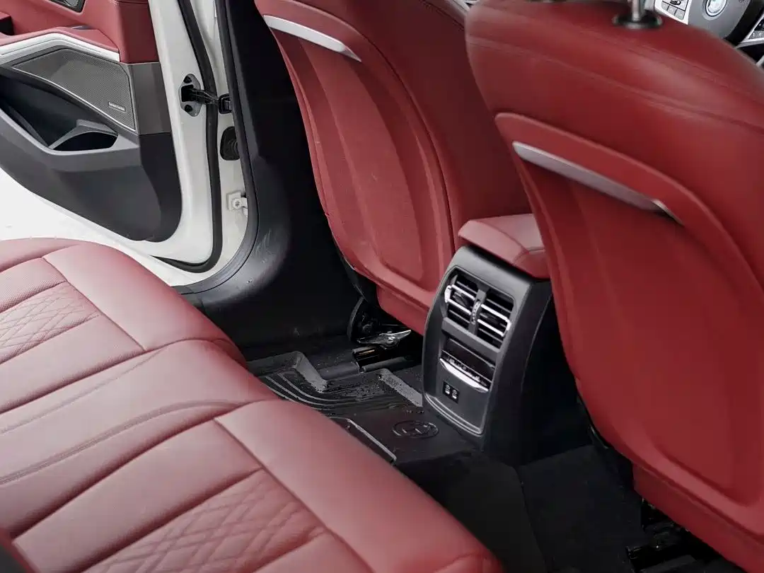 BMW i3 2024 eDrive 40 L Night Sport Package фото 15
