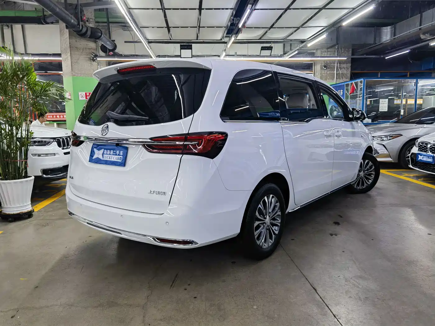 BUICK GL8