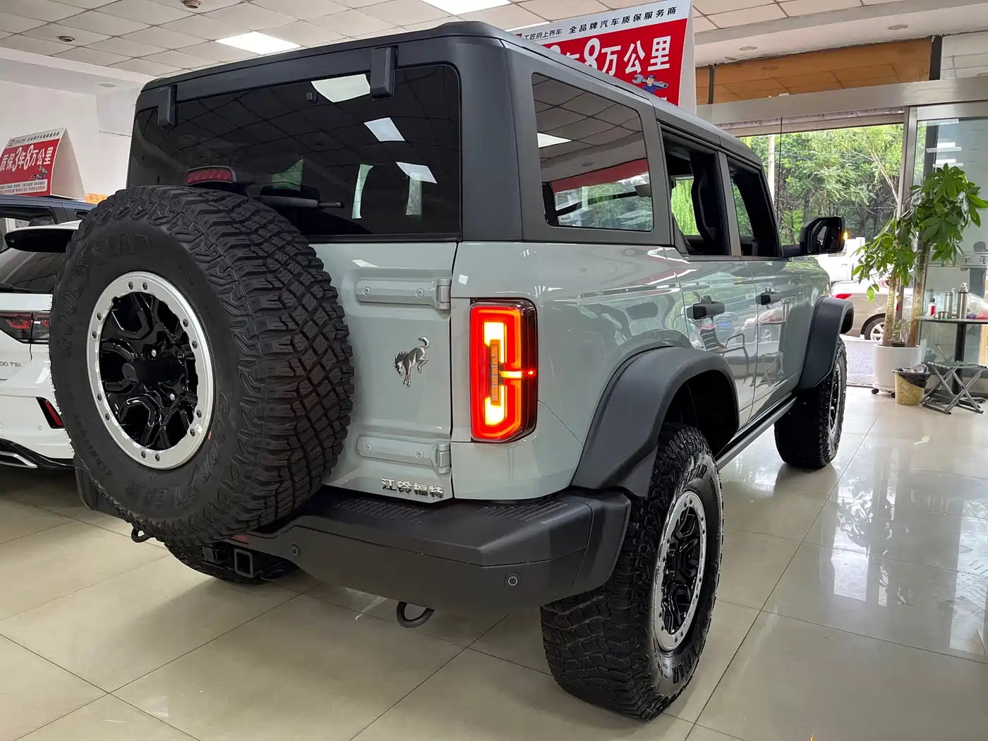 Ford Bronco 2025 2024 2.3T Badlands