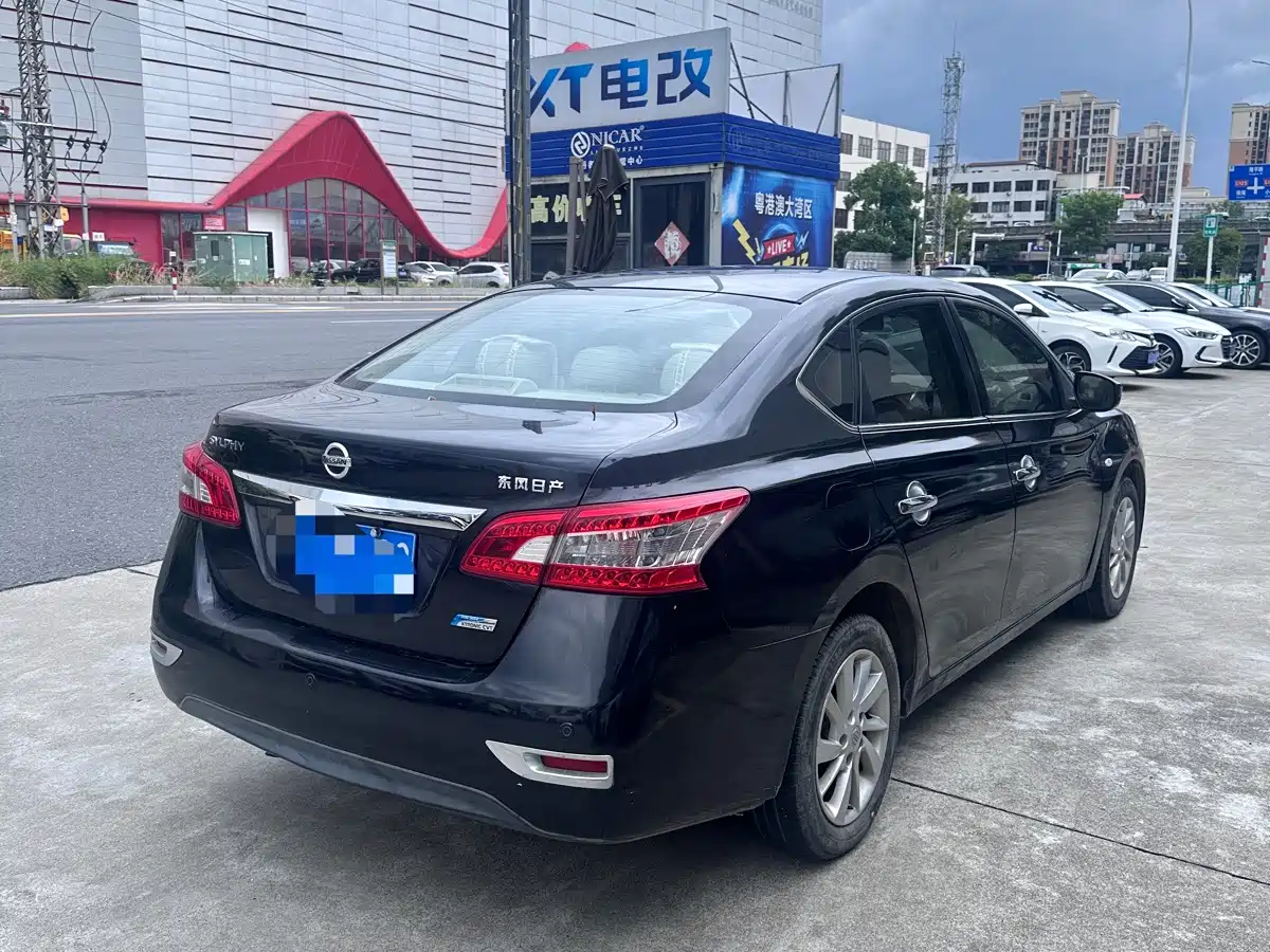 Фото 9 - Nissan Sylphy