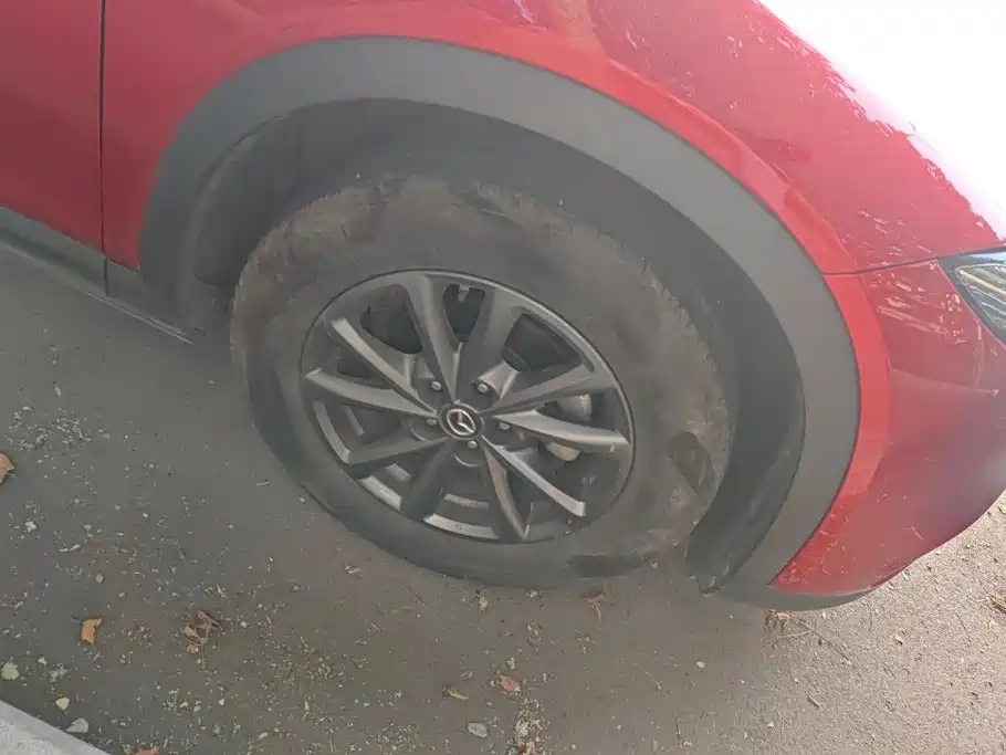 Photo 6 - Mazda CX-4