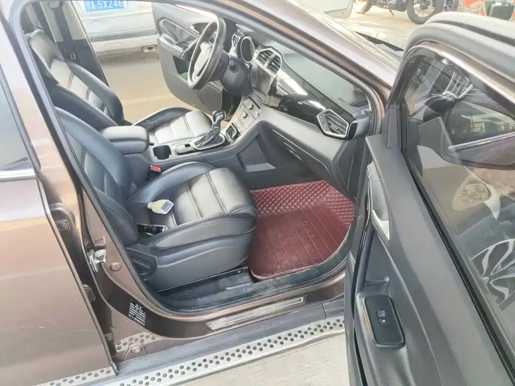 Фото 12 - MG Roewe RX5
