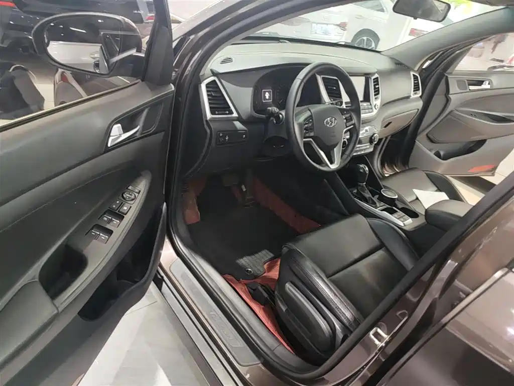 Hyundai Tucson 2015 1.6T Dual Clutch 2WD Smart фото 16