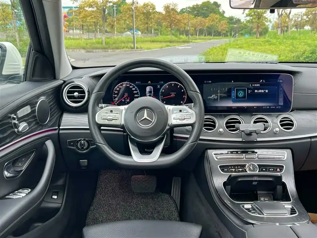Mercedes-Benz E-Class 2019 E 200 L Sport фото 15