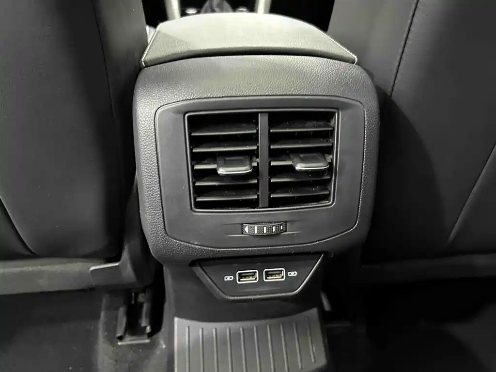 Volkswagen T-ROC 2023 280TSI DSG 2WD Time Edition фото 15
