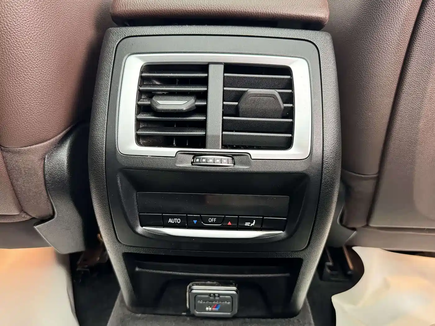 BMW iX3 2022 Leading Edition фото 11