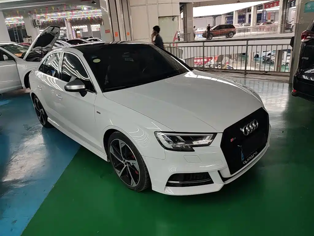 Audi S3 2017 Facelift S3 2.0T Limousine фото 4