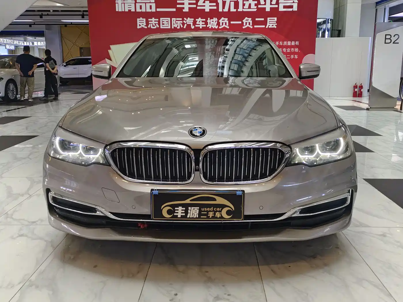 BMW 5 Series 2020 525Li Luxury Package фото 2