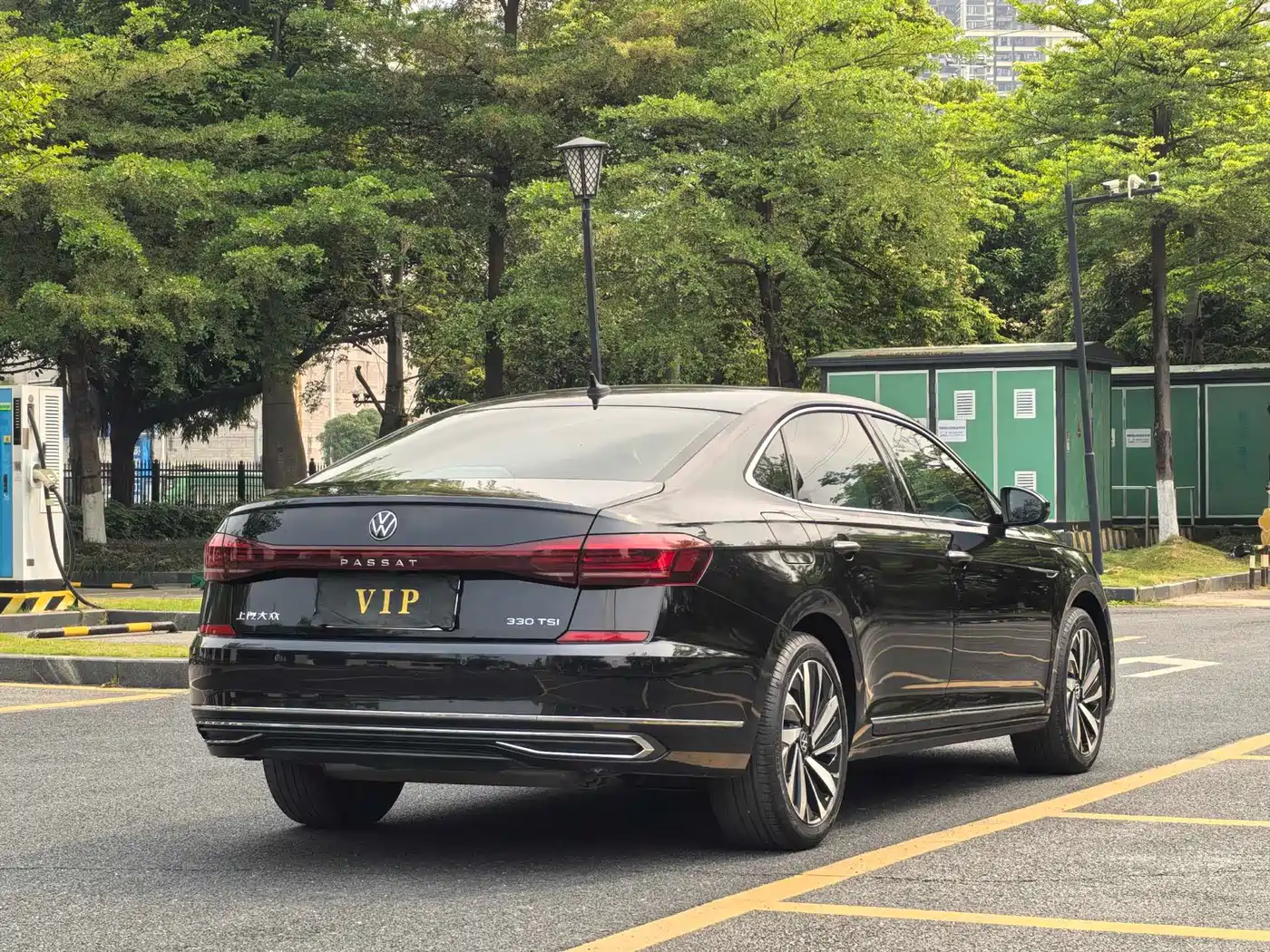 Volkswagen Passat 2022 330TSI Starlight Elite Edition фото 5