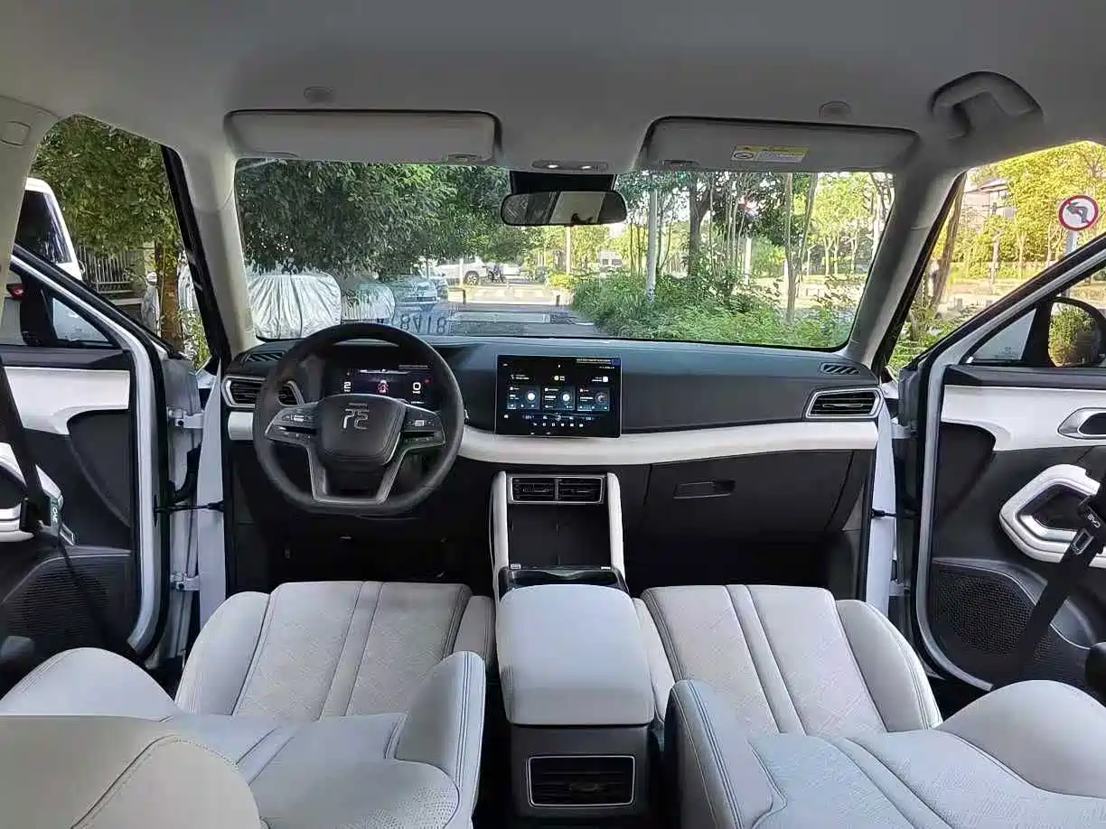 BYD Yuan UP 2026 2025 Model 301KM Navigator