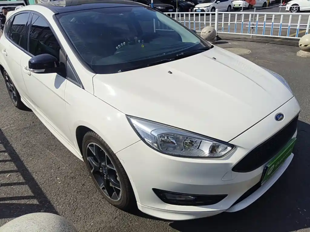 Фото 4 - Ford Focus