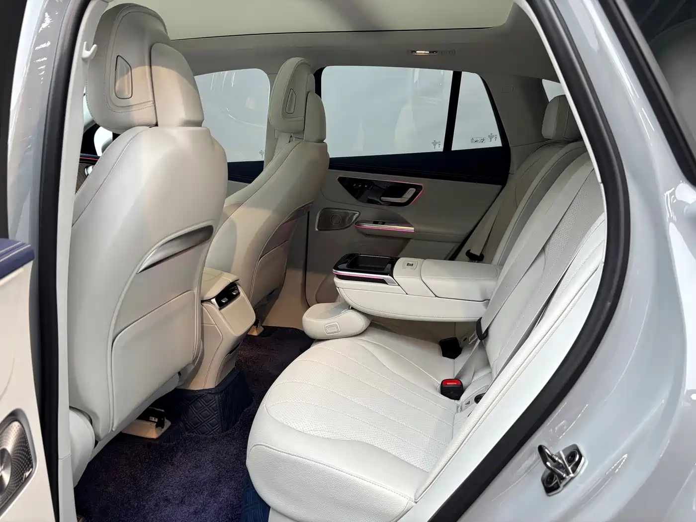 MERCEDES-BENZ EQE SUV