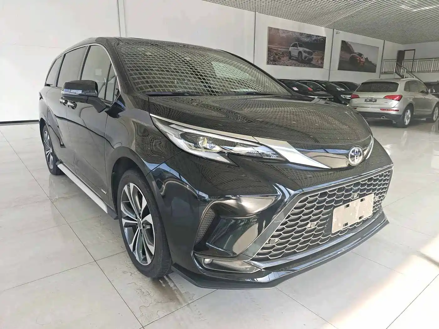 Toyota Granvia 2024 2.5L Hybrid Premium PLUS фото 3