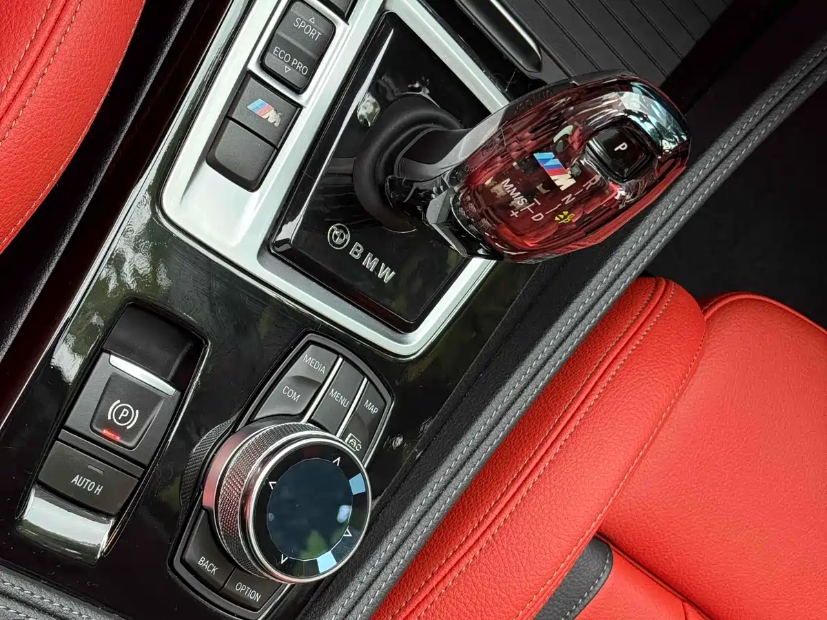 BMW 1 Series 2021 125i M Sport Black Night Edition фото 14