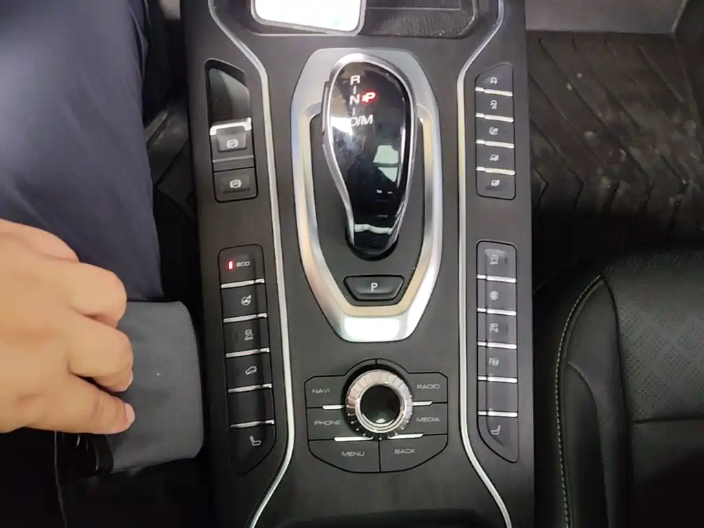 WEY VV6 2018 2018 2.0T 4WD Flagship China V