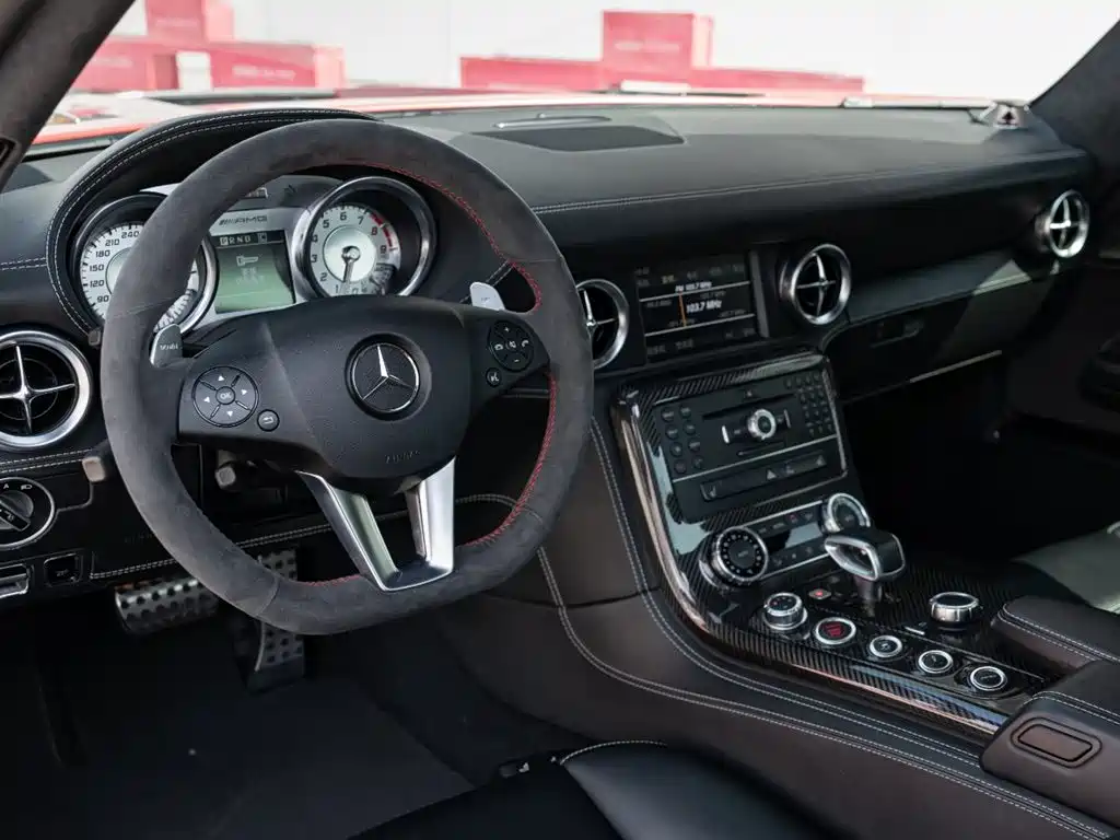Mercedes-Benz SLS AMG 2013 SLS AMG 45th Anniversary China Limited Edition фото 10