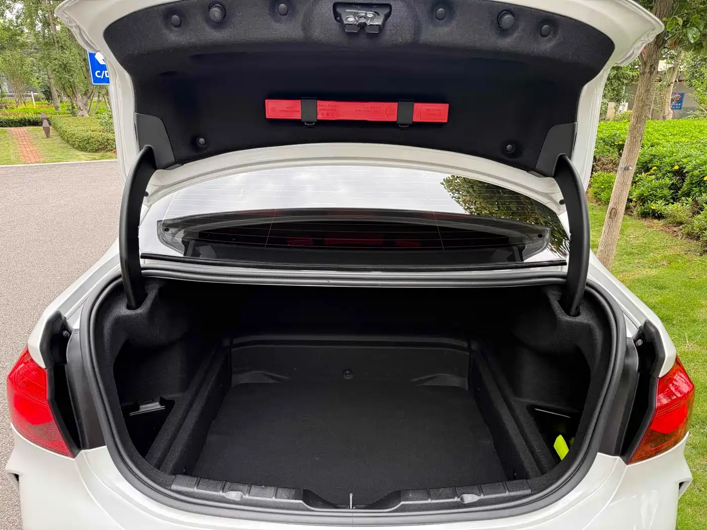 BMW 1 Series 2021 125i M Sport Black Night Edition фото 20