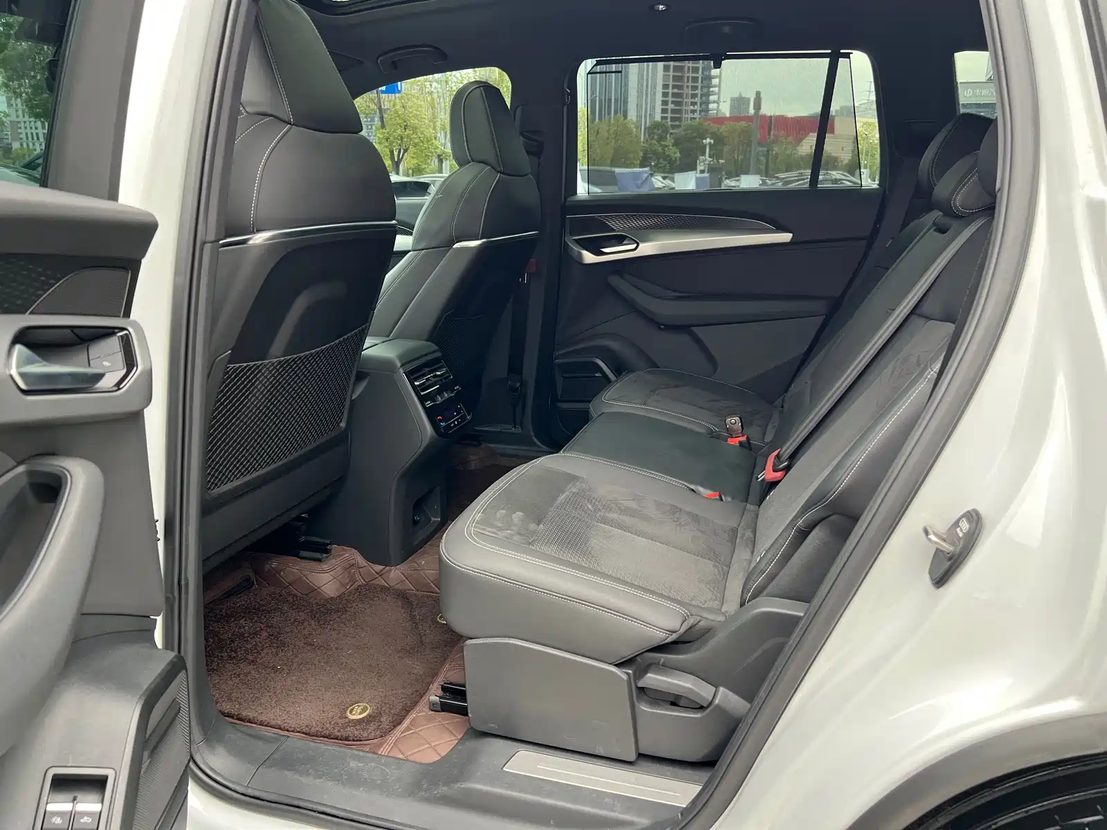 Фото 8 - Audi Q6