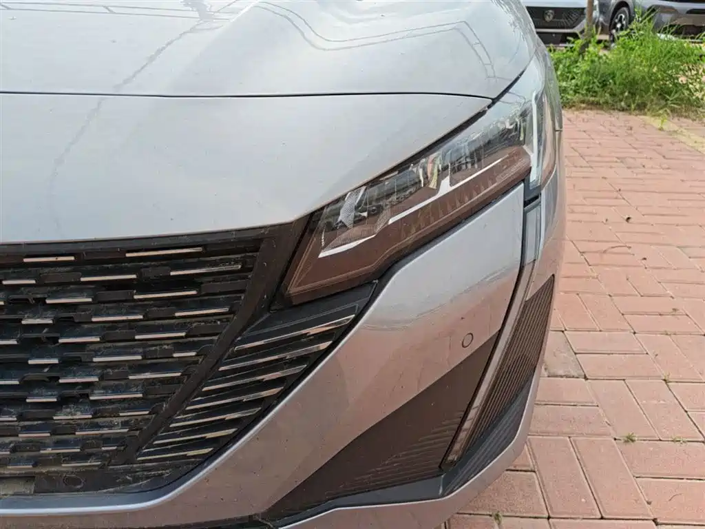 Peugeot 408 2024 360THP Dá Dá Edition Latour фото 24