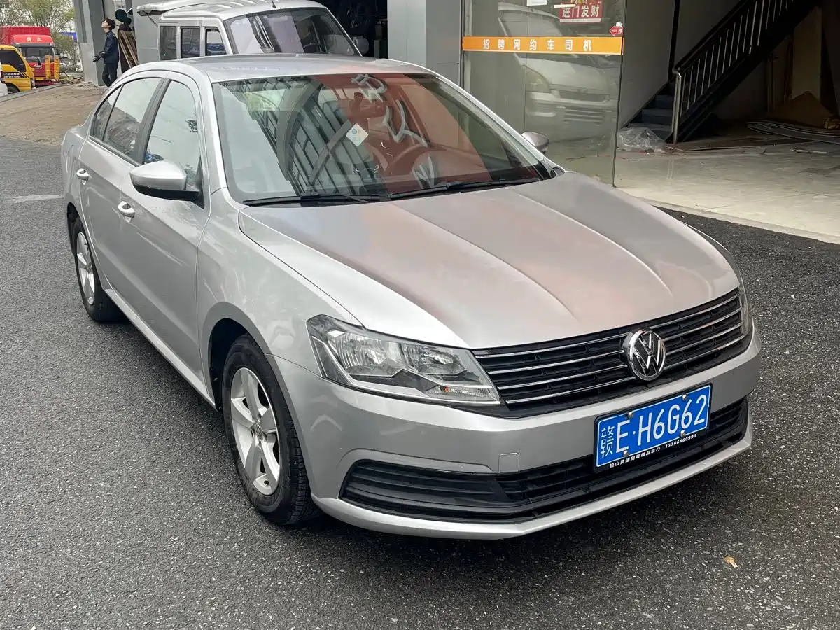 Volkswagen Lavida 2015 1.6L Automatic Trend Edition фото 2