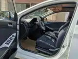 صورة 15 - Hyundai Reina