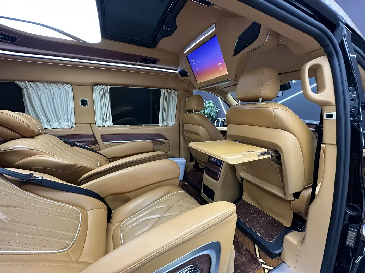 Mercedes-Benz Vito 2020 2.0T Elite Edition (7-seater) фото 8