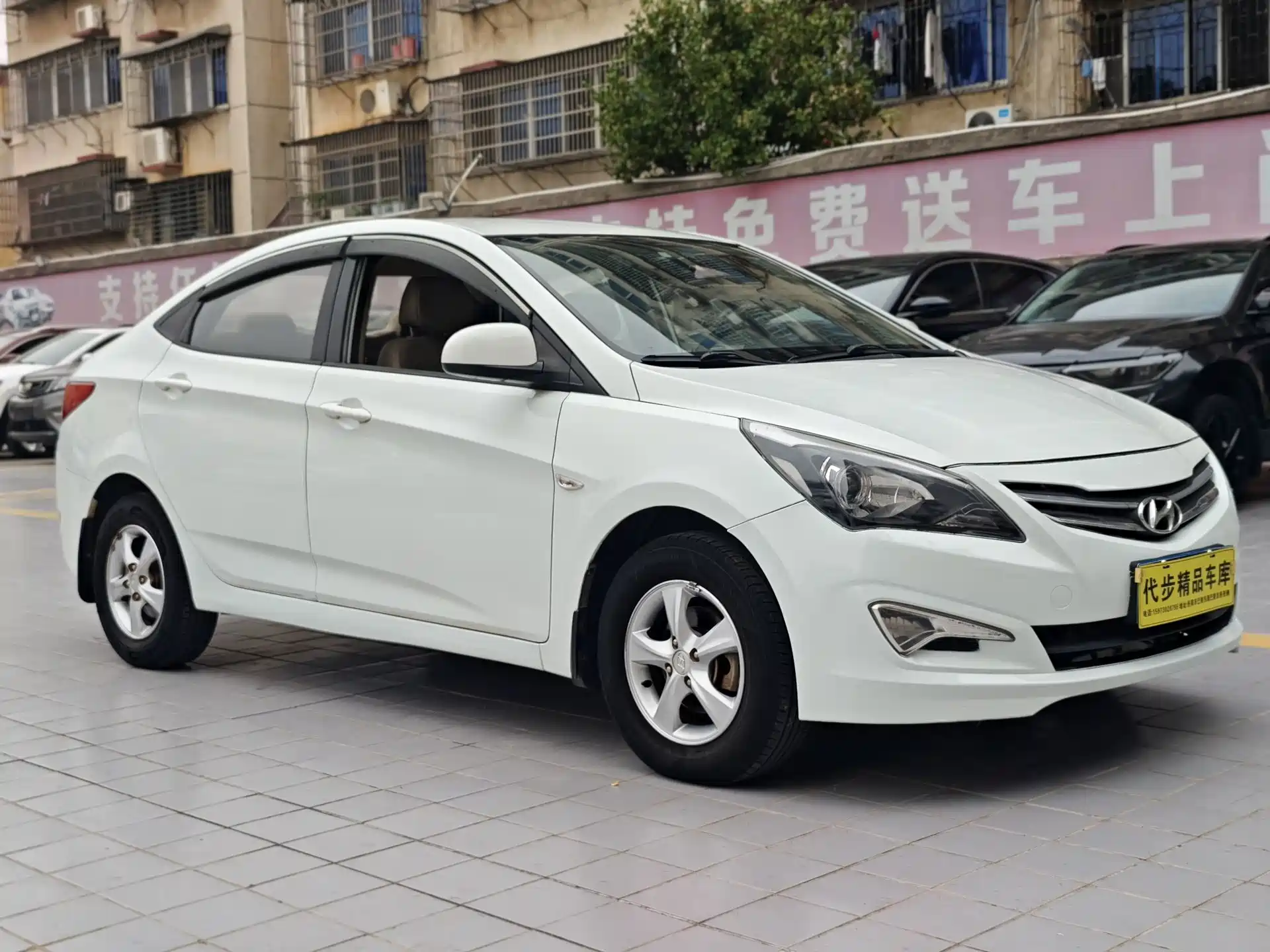 Фото 3 - Hyundai Verna