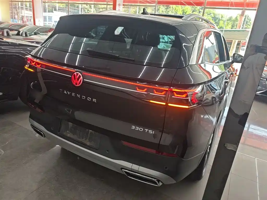 Volkswagen Talagon 2023 330TSI Luxury Touring Edition фото 7