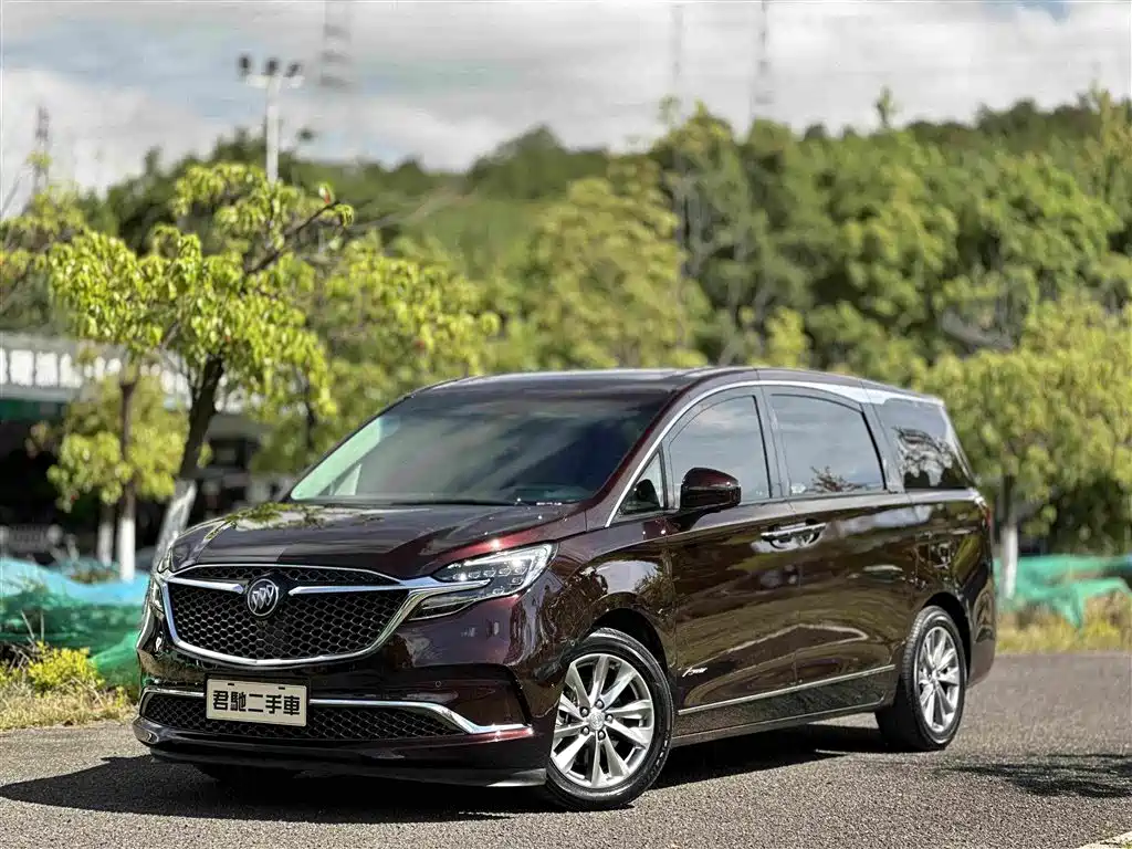 Photo 1 - Buick GL8