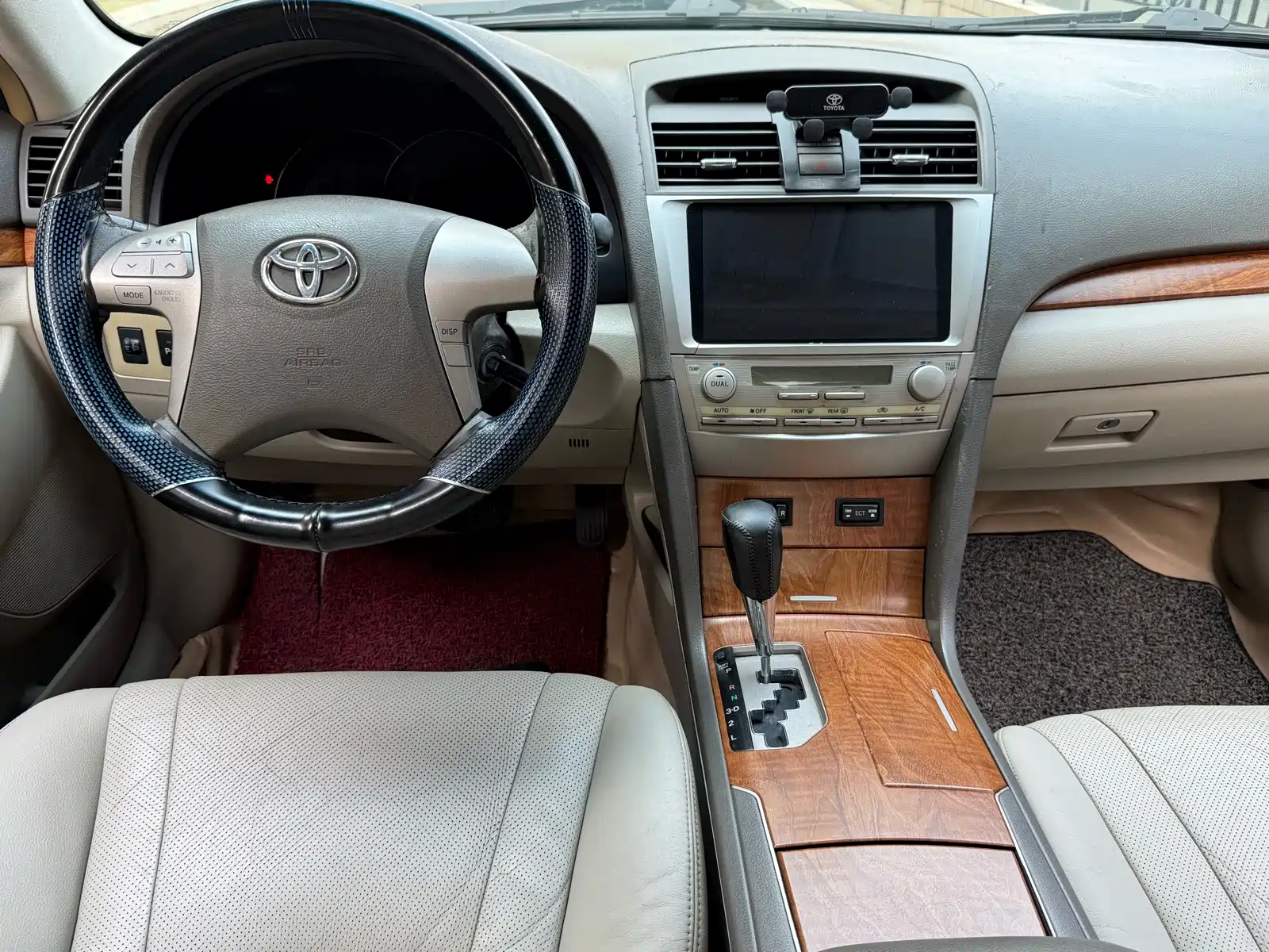 Photo 6 - Toyota Camry