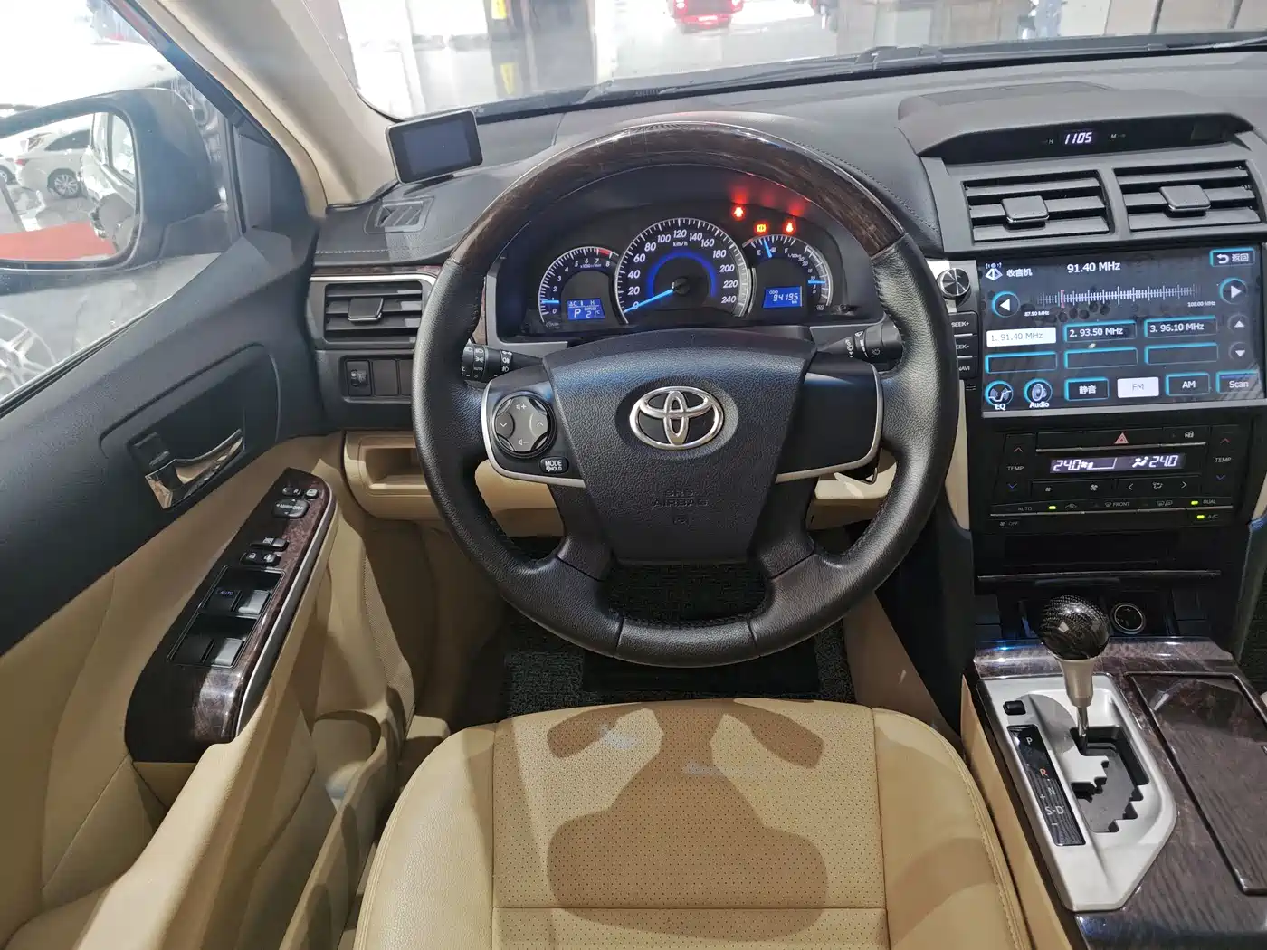 Toyota Camry 2015 2.0E Elite Edition фото 15