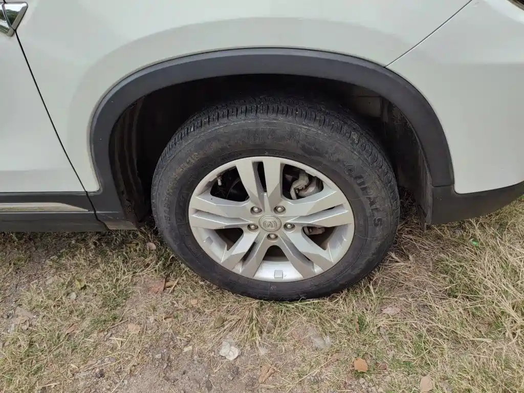 Photo 24 - Changan CS75
