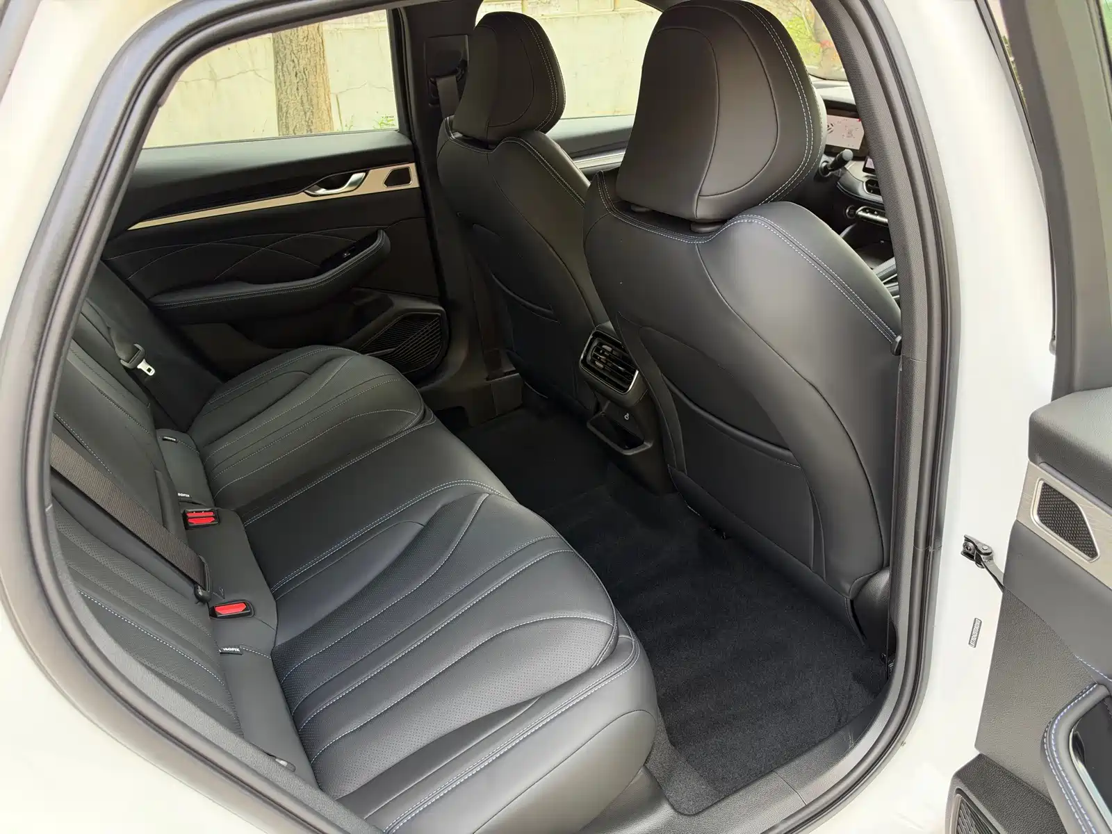 Фото 8 - Geely Preface