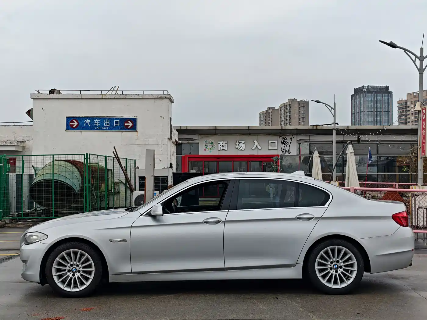 BMW 5 Series 2012 535Li Leadership фото 7