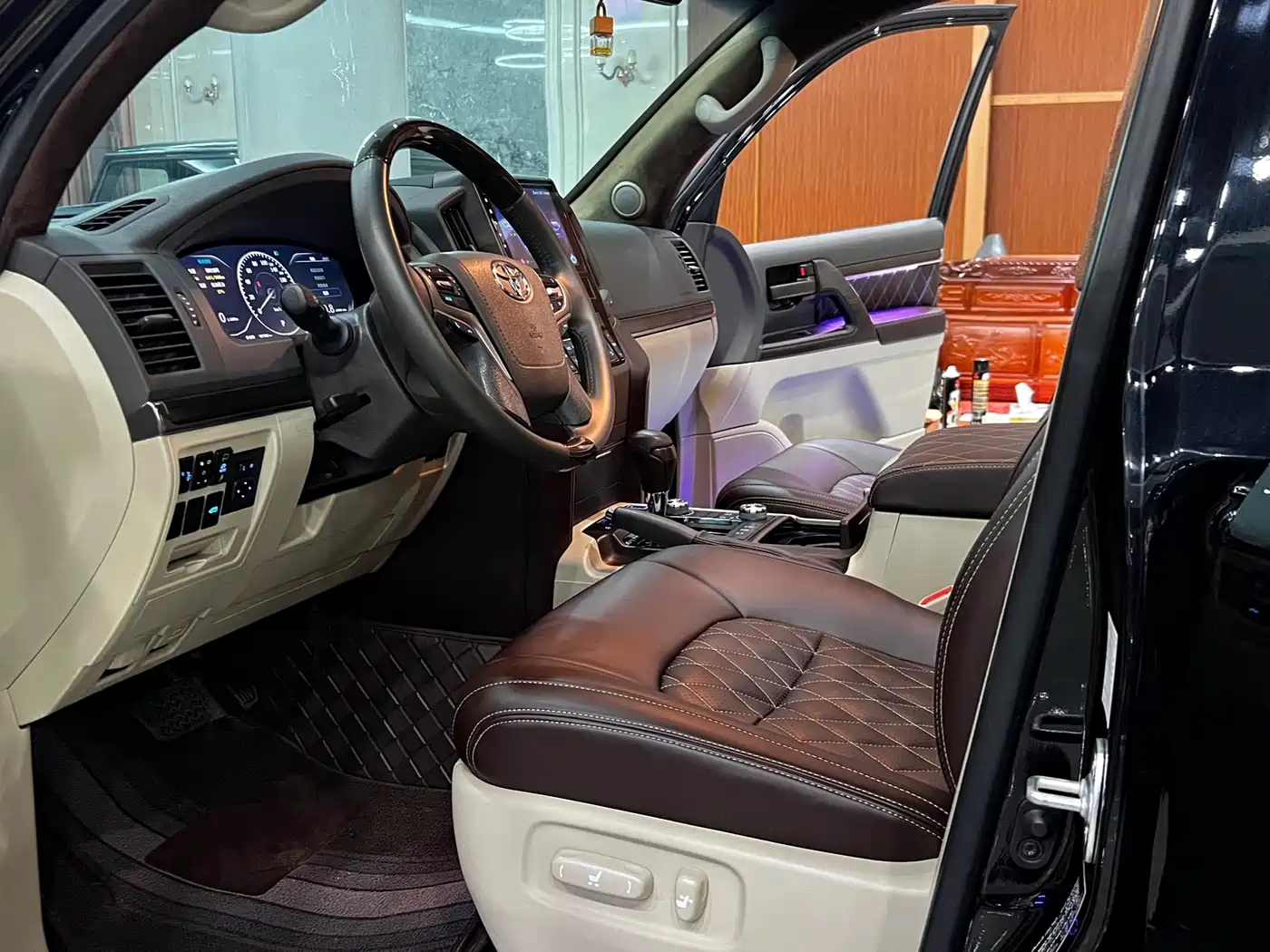 Toyota Land Cruiser (Import) 2019