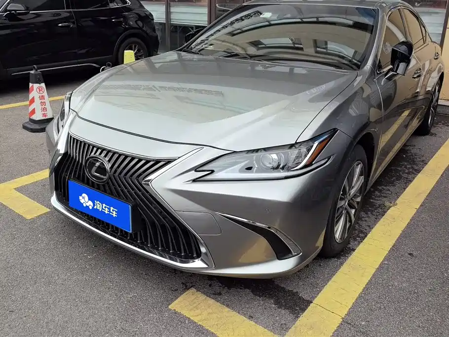 Lexus ES 2020 200 Excellence