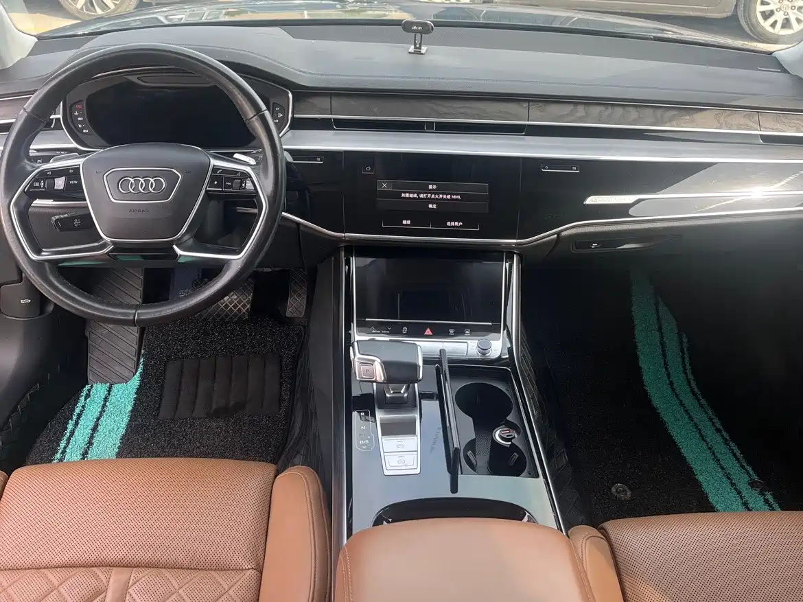 Фото 6 - Audi A8