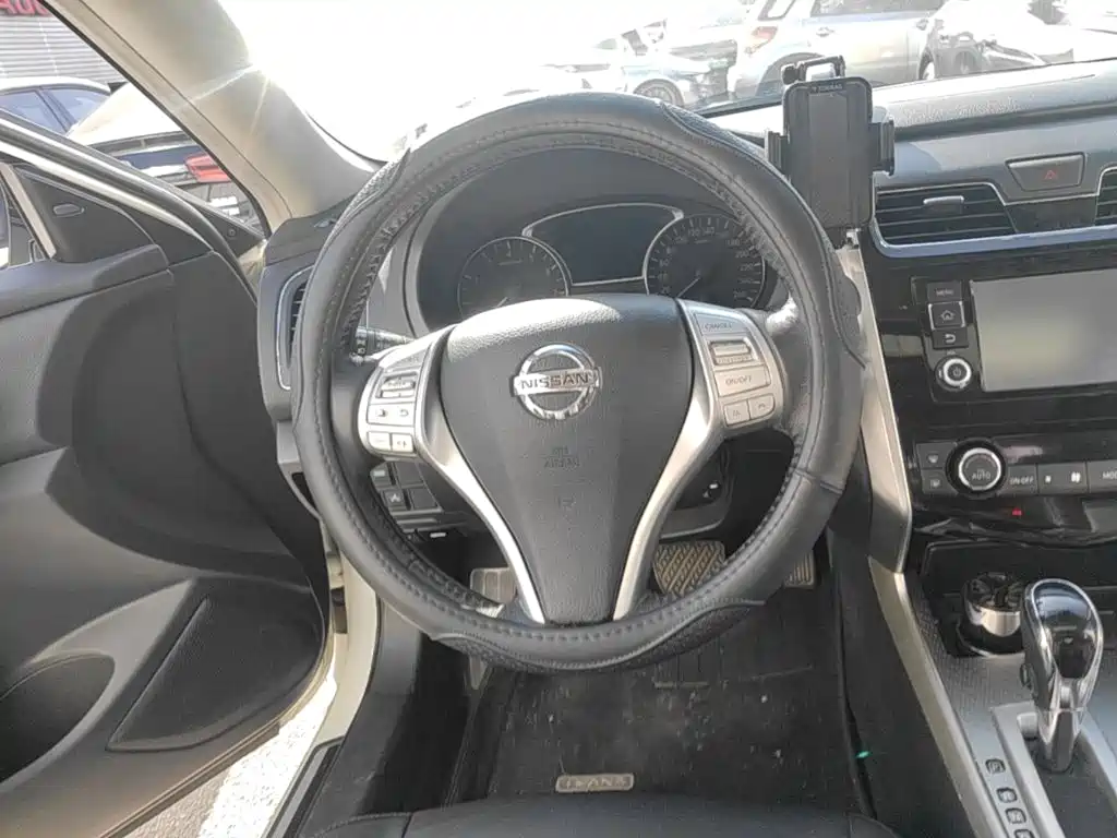 Фото 15 - Nissan Teana