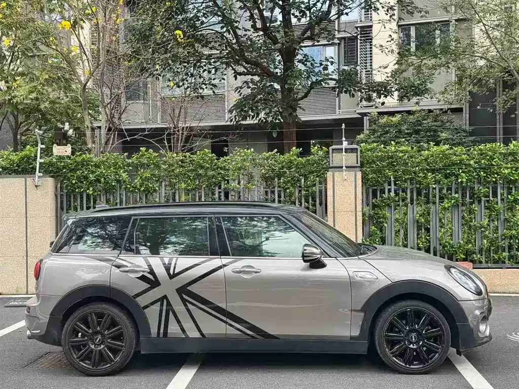 MINI CLUBMAN 2016 Facelift 2.0T COOPER S Connoisseur Edition фото 4