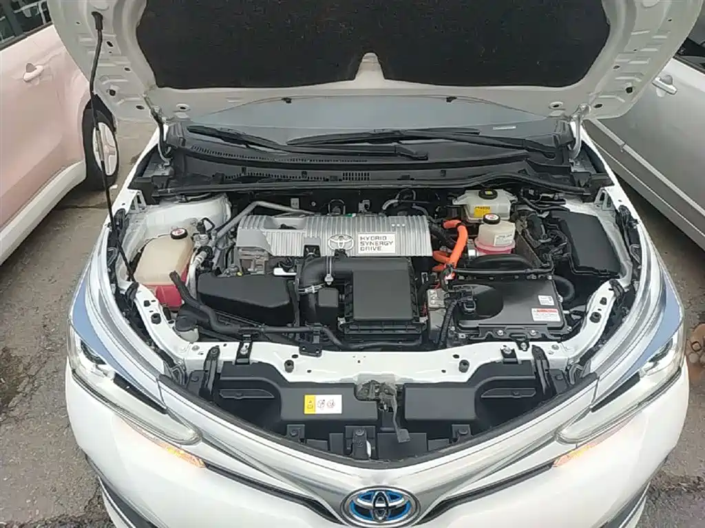 Toyota Corolla 2017 Facelift Hybrid 1.8L E-CVT Elite Edition фото 20