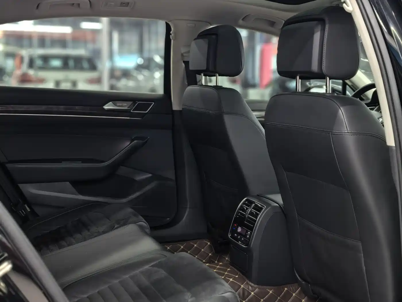 Volkswagen Magotan 2017 330TSI DSG Luxury фото 15