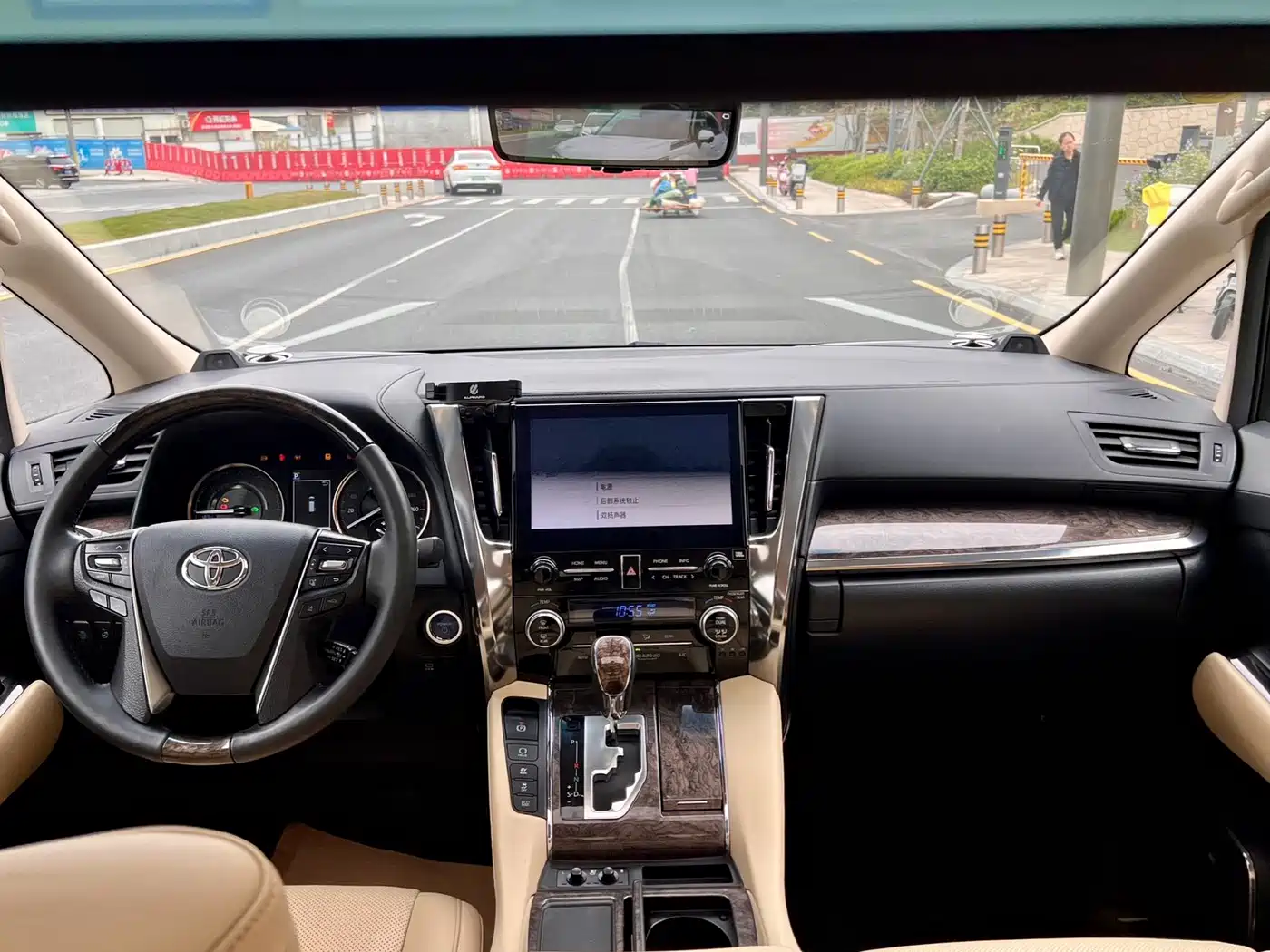 Toyota Alphard 2020 Hybrid 2.5L Premium Edition фото 6