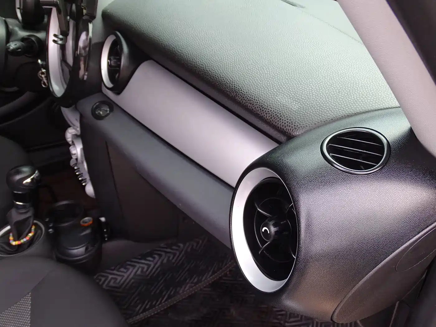 MINI CLUBMAN 2010 2010 1.6L COOPER Cheer