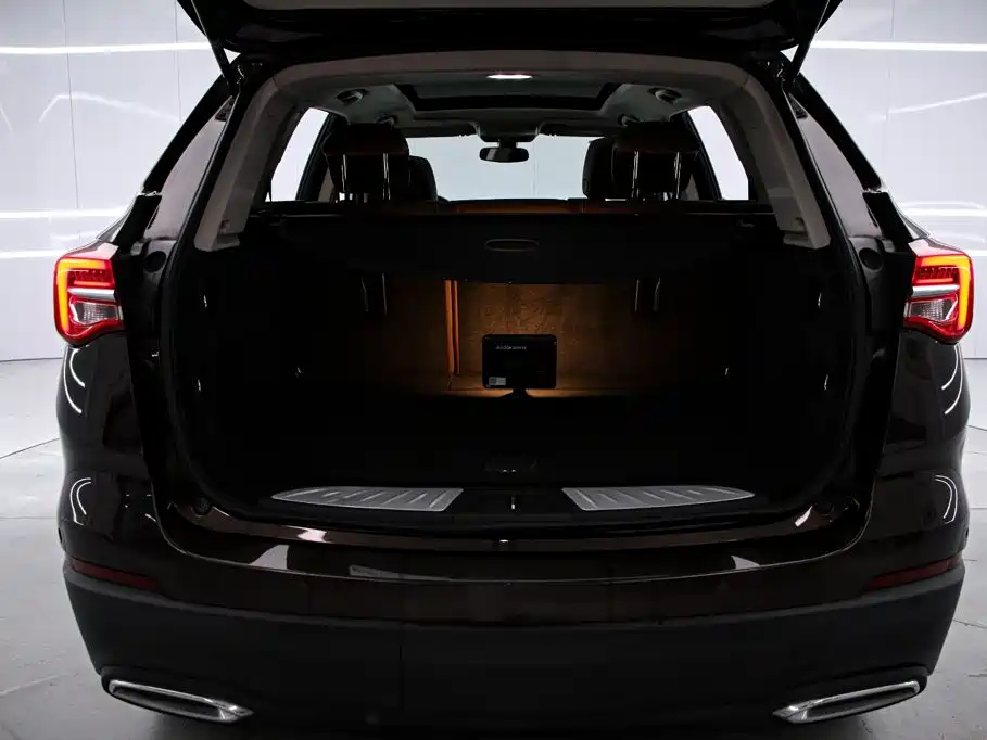 Photo 16 - Buick Envision Plus