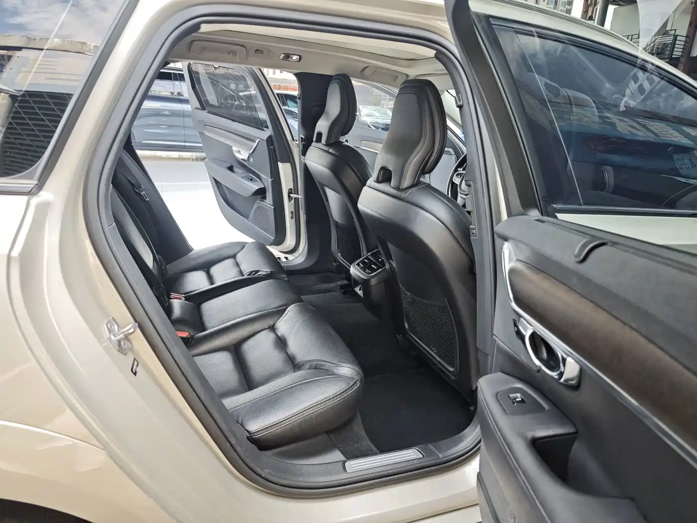 Volvo V90 2019 2019 Cross Country T5 AWD Intelligent Distance China VI