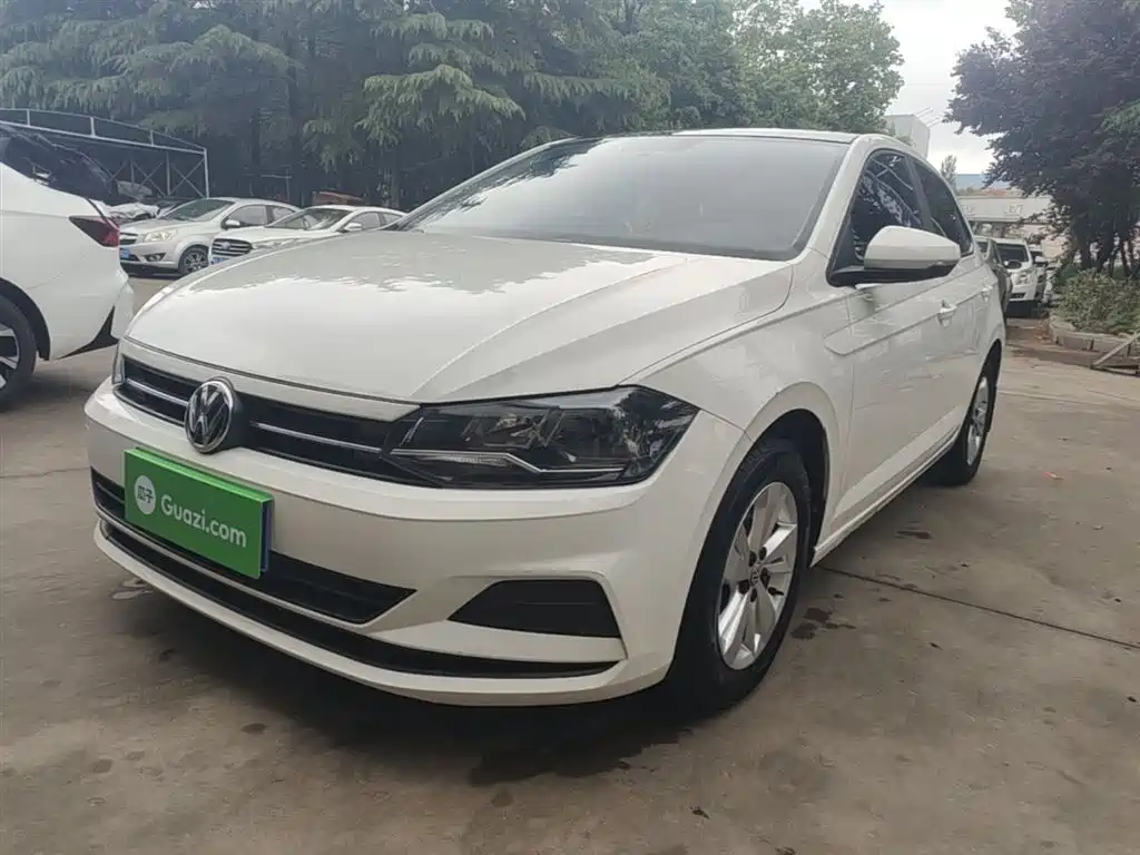 VOLKSWAGEN POLO