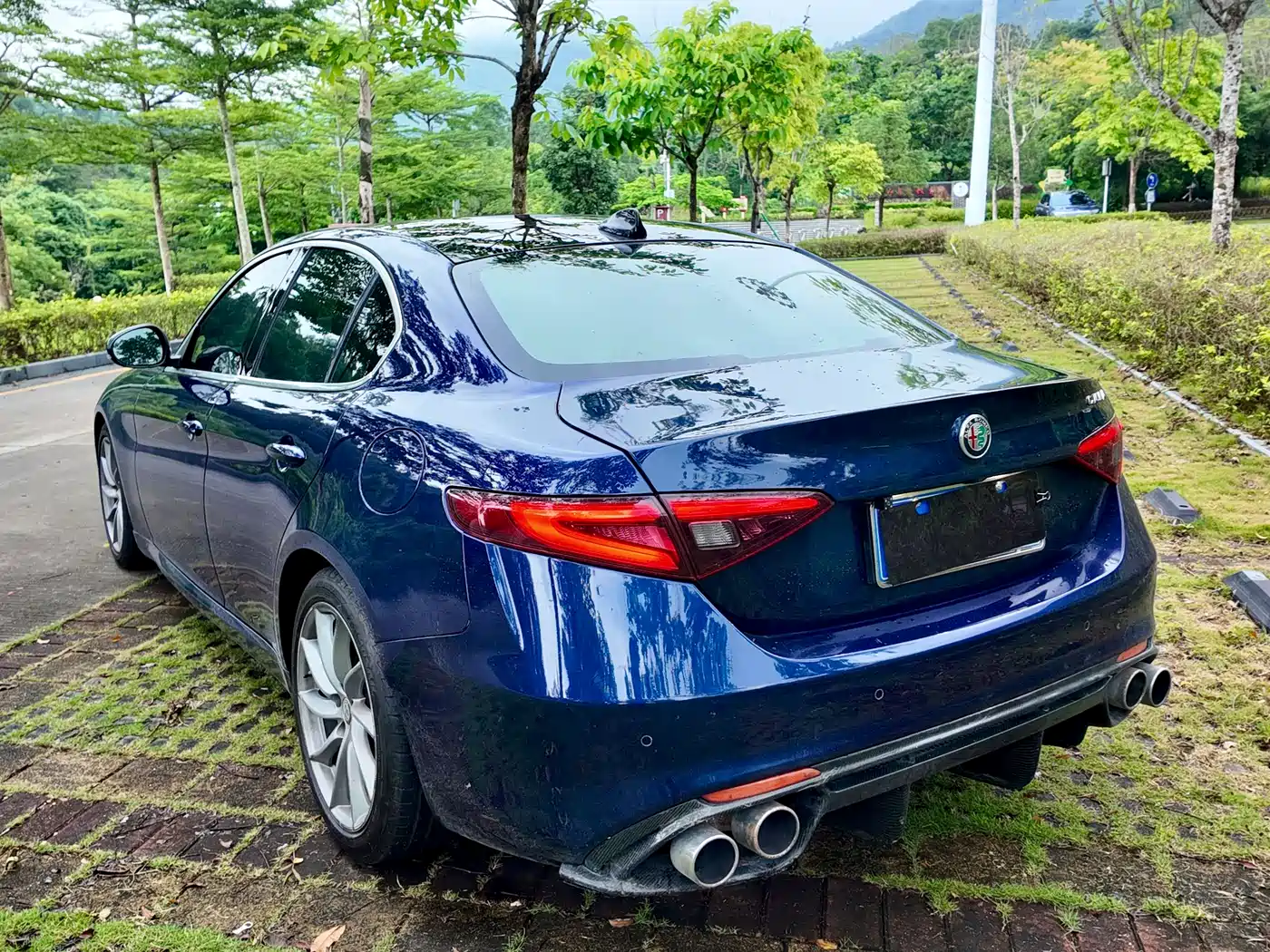 Alfa Romeo Giulia 2019 2017 2.0T 200HP Luxury Edition