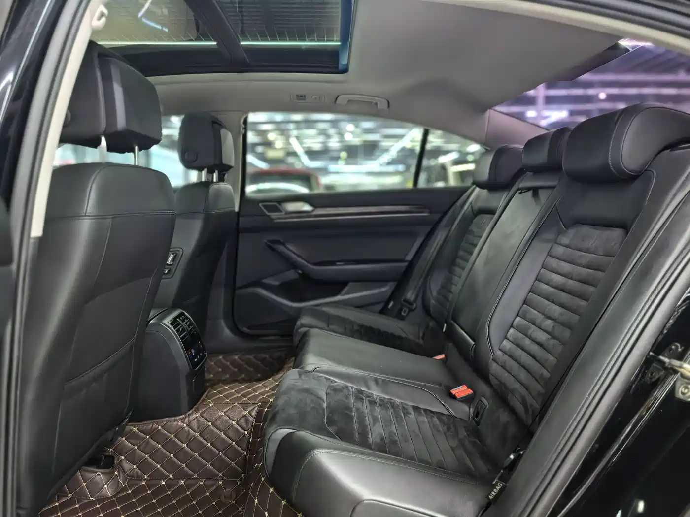 Volkswagen Magotan 2017 330TSI DSG Luxury фото 14